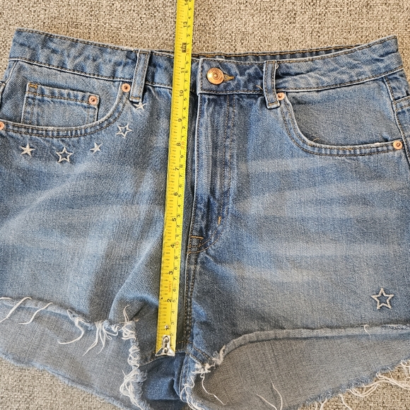 H&M CoChella Collection High Rise  Cutoff Star Shorts Sz 12 Medium Wash - Picture 7 of 10